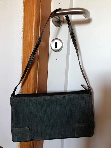 Dzinova mala kabelka, 