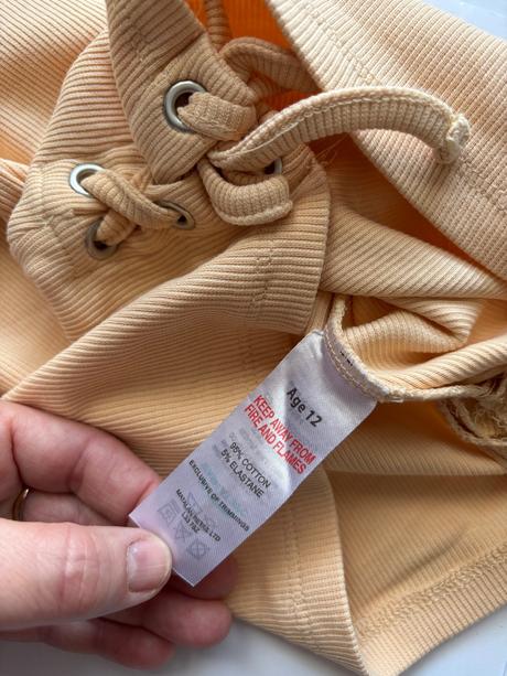 Krásný žebrovaný top - v.12 let, 152