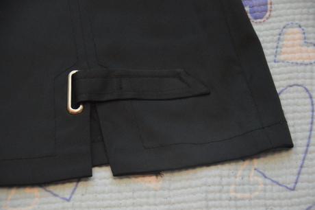 34 černá společenská minisukně s přeskou, 34