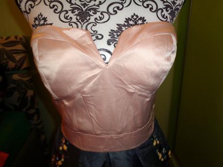 Růžovošedé společenské šaty, 40