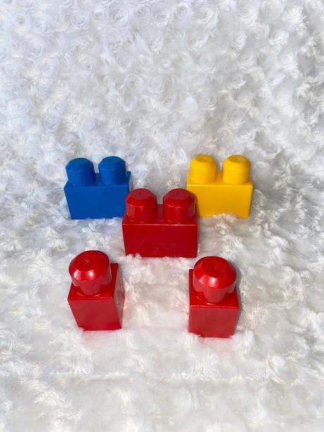 Plastové auto mega bloks, 