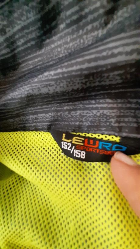 Větrovka 152/158, lewro,152