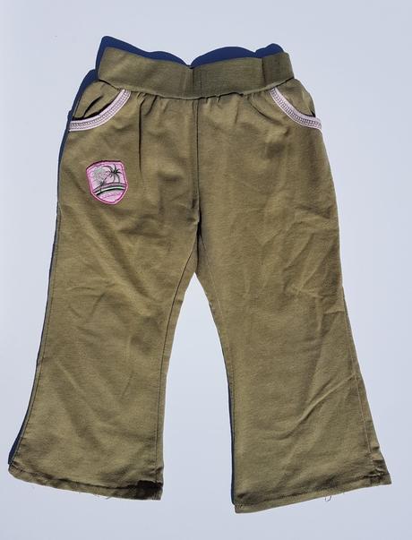 F146 dívčí tepláky vel. 104, 104