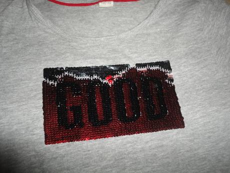 Triko s flitříkovým obracecím nápisem,vel. 146/152, 146