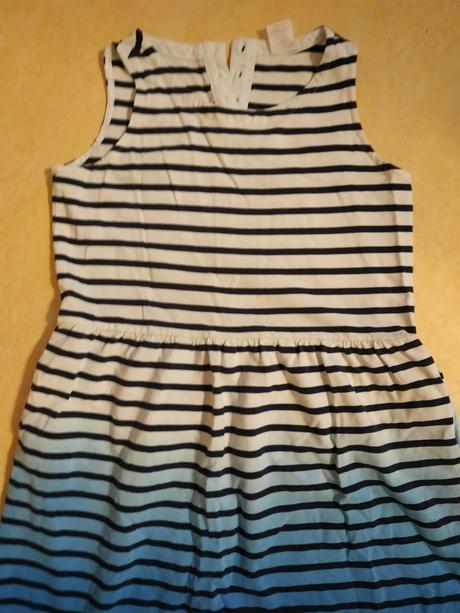 Značkové šaty vel.122, 122