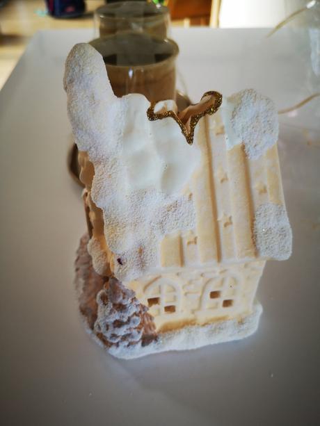 Hrníčky, aromalampa,