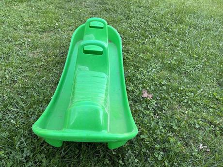 Plastová houpačka,