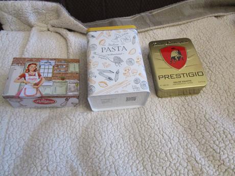 3x jako nové pěkné plechovky, cena celkem,