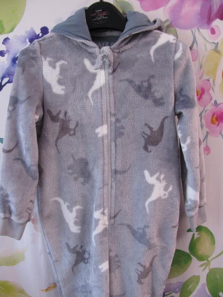 Luxusní fleecový spací overal s kapucí a dinosaury, marks & spencer,116