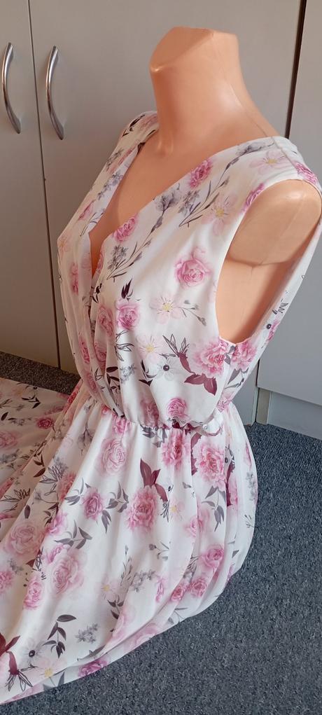 Šaty zn."made in italy" vel."3", 