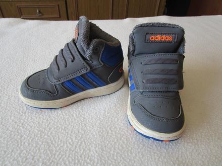 Velmi pěkné oteplené kotn. tenisky adidas, č. 22, adidas,22