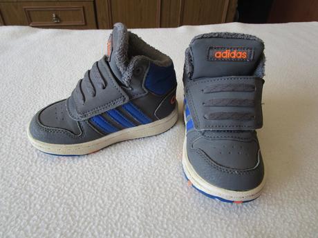 Velmi pěkné oteplené kotn. tenisky adidas, č. 22, adidas,22