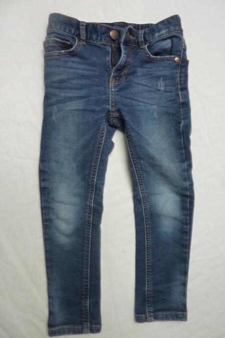 Džíny vel. 110 + svetr vel. 104 next, next,104