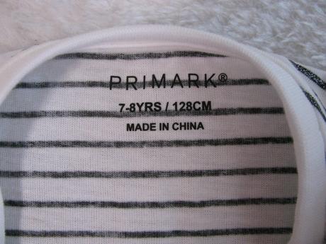 Bílé tričko s černo třpytivými pruhy, primark,128