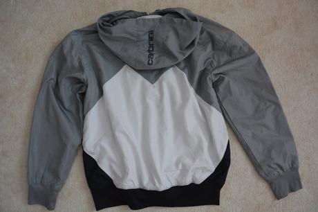 Přechodová bunda, 152