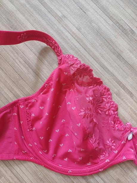 Podprsenka vel.90b nová, 90b