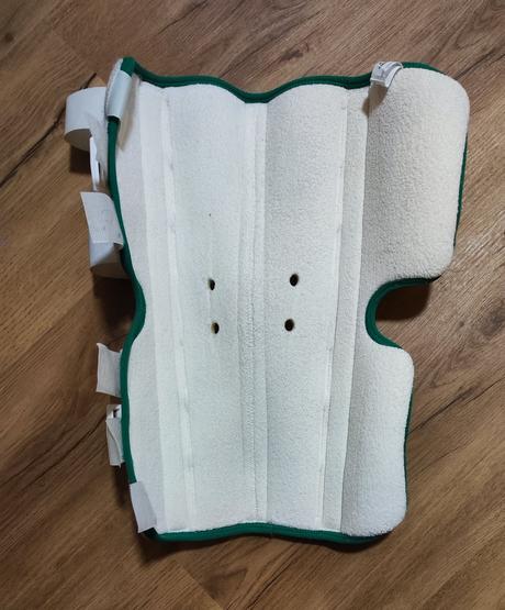 Kolenní ortéza simoscare (cca 10 - 15 let), 