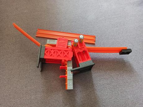 Hot wheels track builder padací most, 