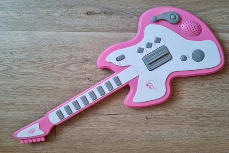 Elektrická kytara pro děti,