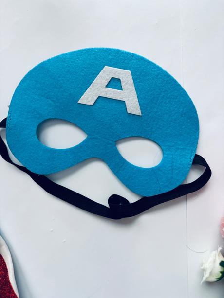 St4/ kostým šaty capitanka america - v.7/8 let, 