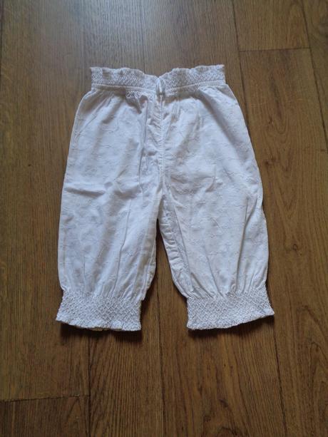 Hezké bílé kraťasy, mini mode,92