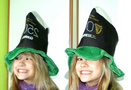 Karnevalový velký měkce vystužený klobouk, 