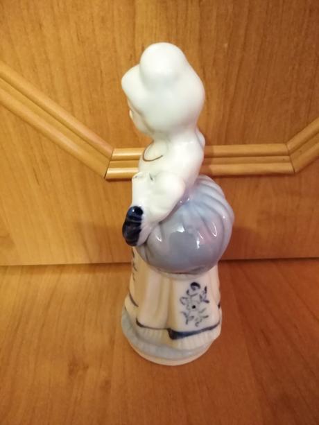 Porcelánové figurky pan a dáma, 