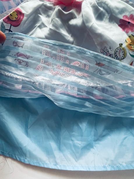 An13/ kostým alenka z říše divů - v.104, 