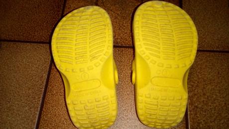 Gumové pantofle, 24