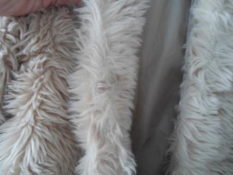 Béžový chlupatý kabát kabátek bunda, terranova,xs