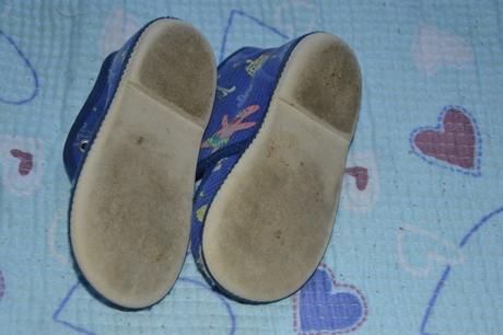 Zdravotní bačkorky, modré s příšerkami, 21