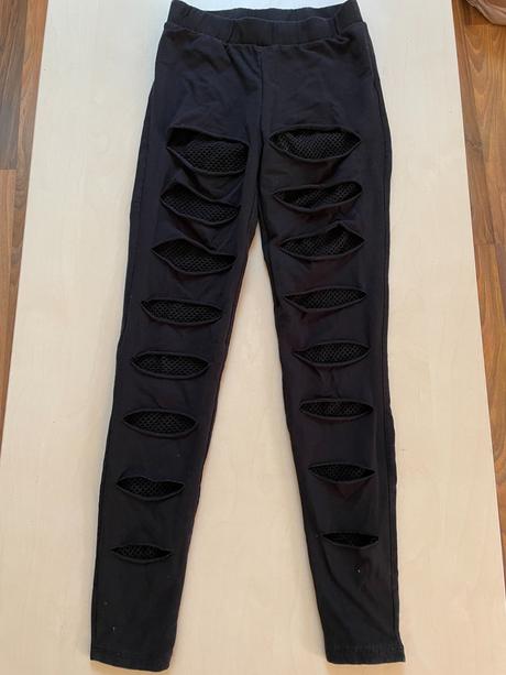 Kalhoty/legíny s dírami a sítí, vel xs, fb sister, xs