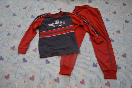 110 oblečení do školky triko a tepláčky, 110