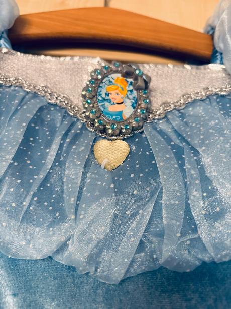 St1/ kostým delux popelka- v.5/6 let, 