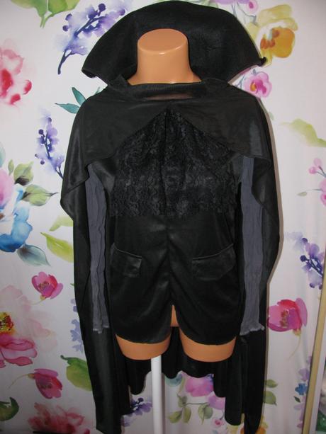 Chlapecký kostým upíra,hraběte drákuly,