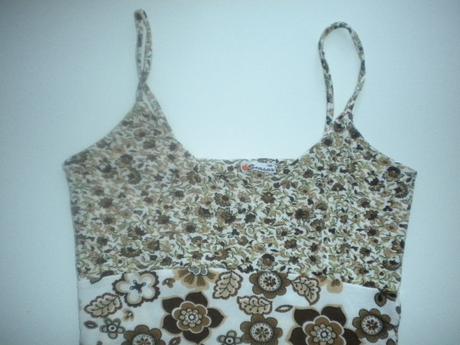 Krásný hnědobílý top s květy, m