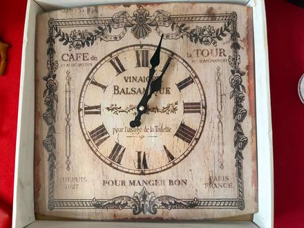 Skleněné hodiny, vintage design, béžové, římské č, 