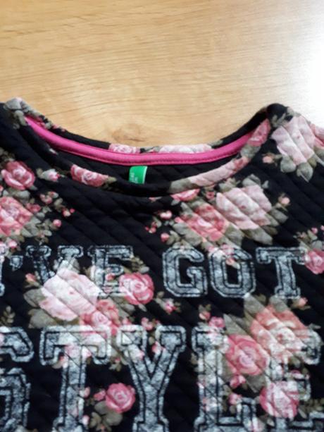 Pěkná kyti mikina, benetton,128
