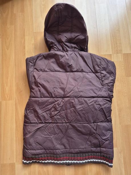 Bunda, reserved,152