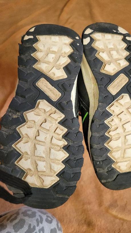 Mikina a rifle, boty zdarma, kik,122