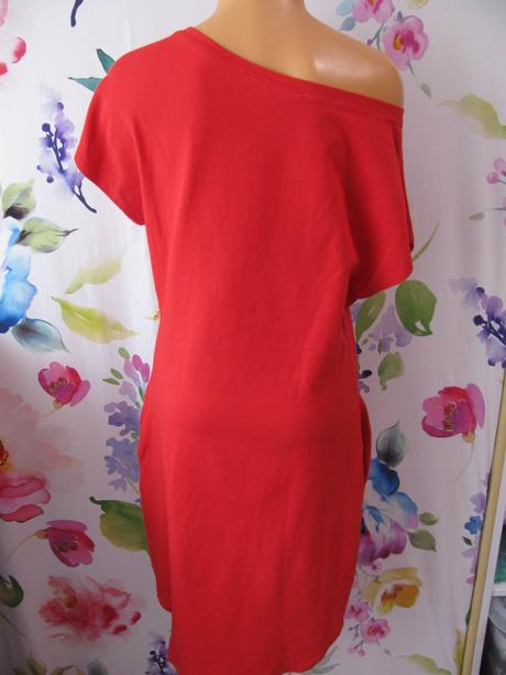 Červené šaty-asymetrický střih s odhaleným ramenem, m
