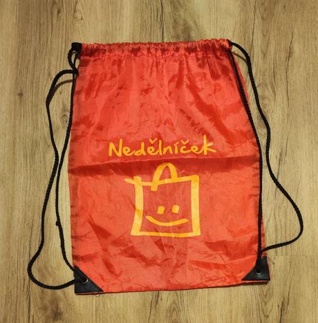 Lehký červený vak/batoh, 