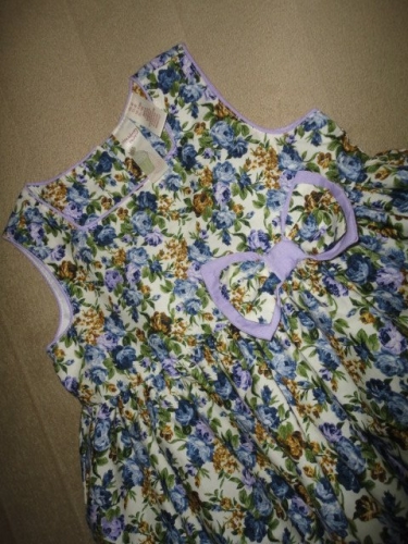 V top stavu šaty strauberry faire, vel.3-4 r., 98