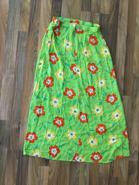 Zelená maxisukně s květy, vel s/m, s