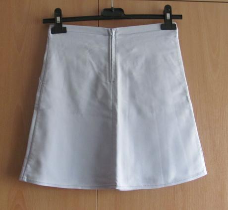 Šedá sportovní sukně, 146