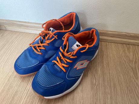 Sálovky, tenisky, lotto,38