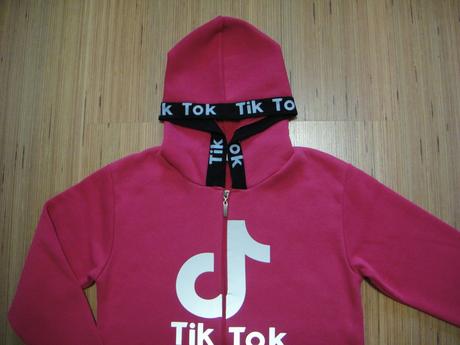 Mikina s kapucí, 176