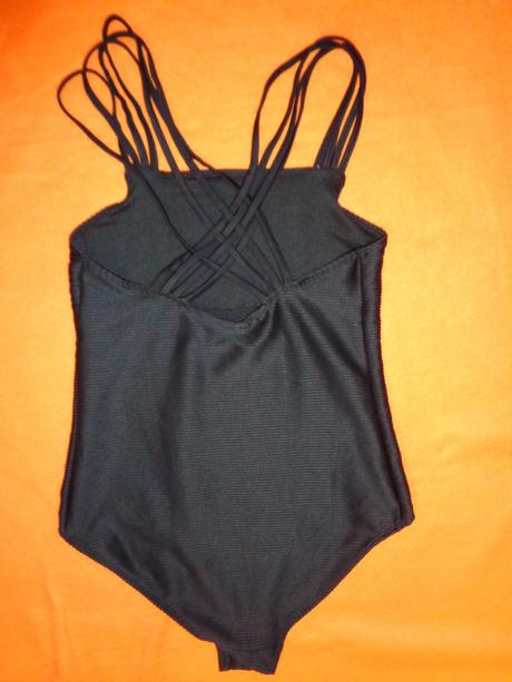 Luxusní jednodílné černé plavky - pruhované, 40