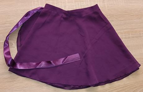 Krátká zavinovací baletní sukně vel. 146, capezio,146