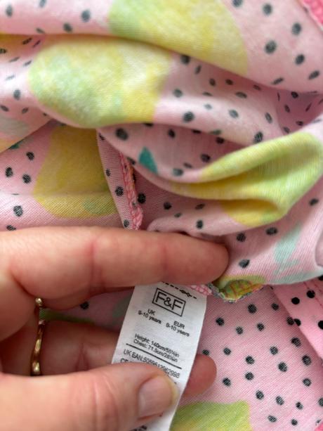 Ob/ šaty s citrusy a puntiky - v.9/10 let, f&f,140